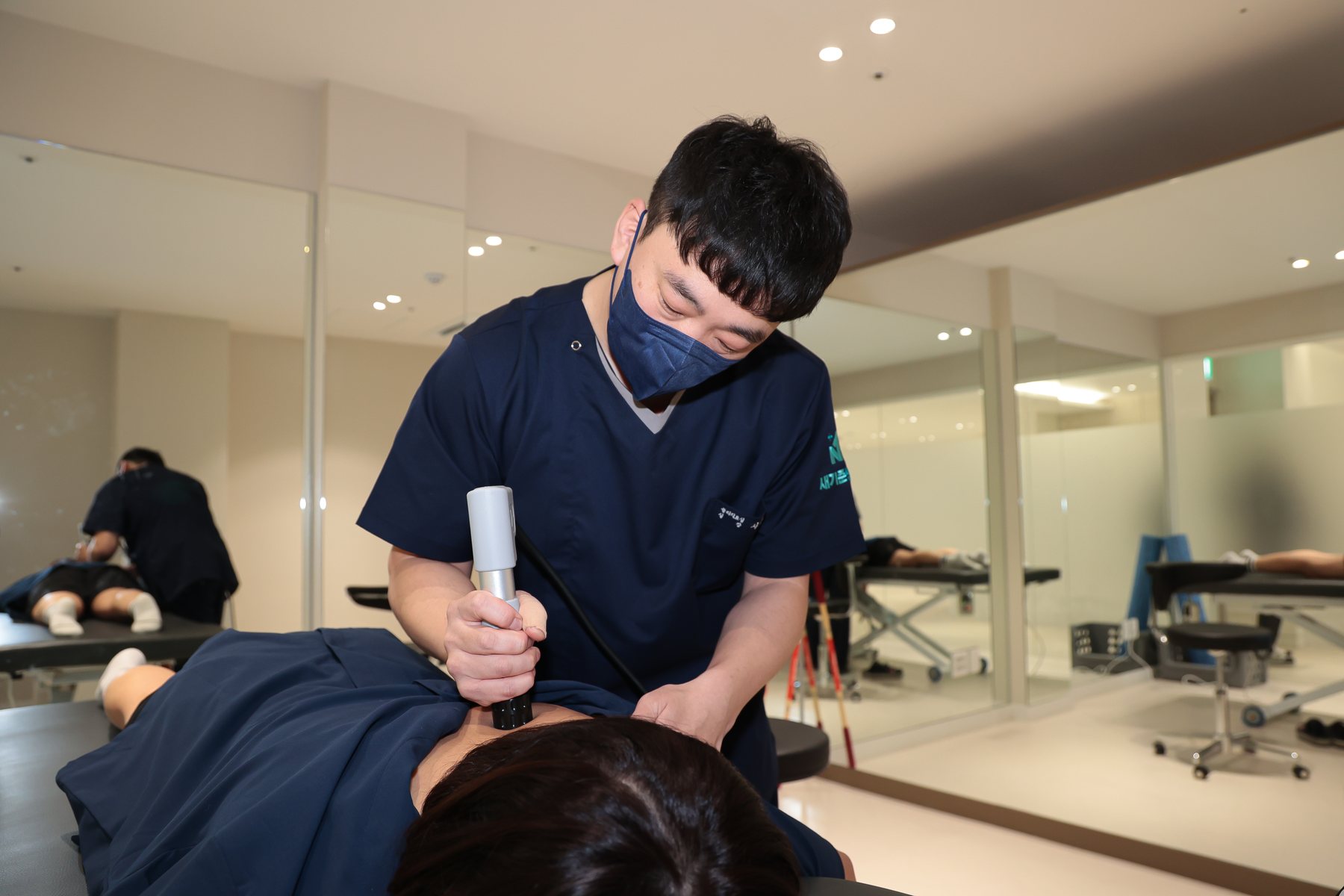 급성 통증 환자를 치료하는 새기준병원 회복재활센터 치료실장